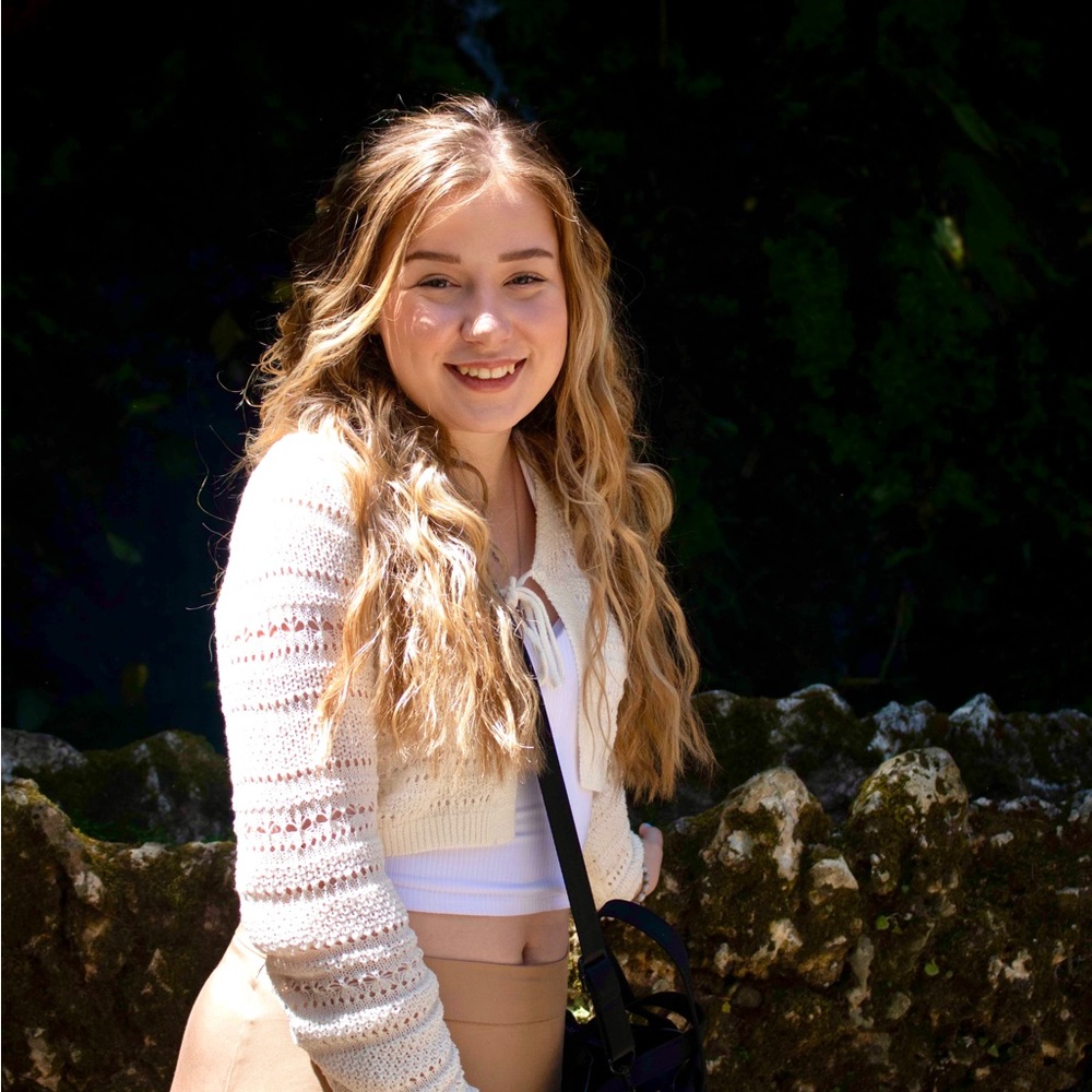 Meet your Posher, Maeve